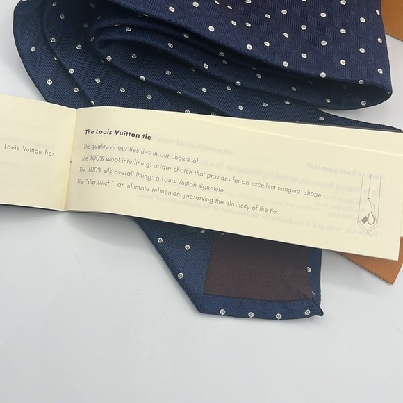 Louis Vuitton Silk Neck Tie - Picture 8 of 12